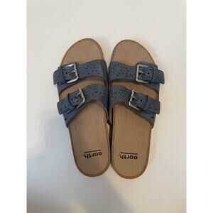 Earth Size 8 Perforated Leather Slide Sandals Sand Antigua Sapphire Blue